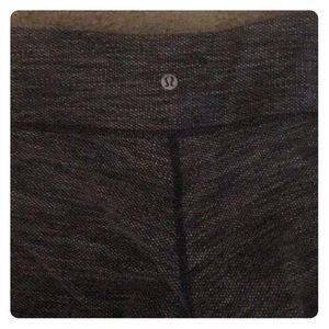 LULU LEMON CROPPED LEGGINGS